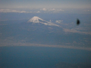 新年の空から見た富士山に思う