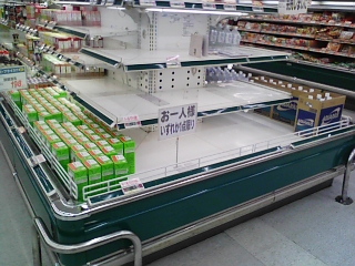 震災一週間のスーパーマーケット