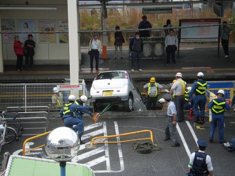 福生駅の事故