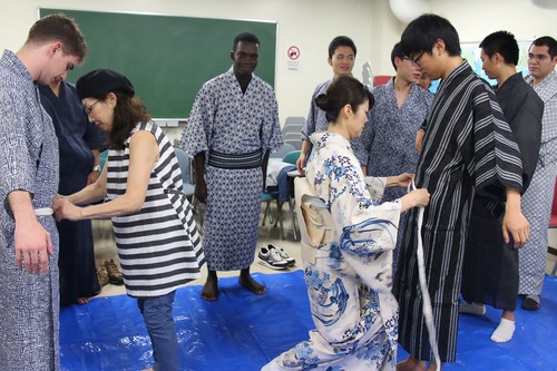 海外留学生の浴衣体験教室