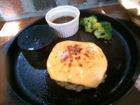 トムクルーズ似のオーナーが焼く大和田ハンバーグ　Ｊｓで食べたラッチー！！