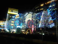 吉祥寺駅前のクリスマスイルミネーション