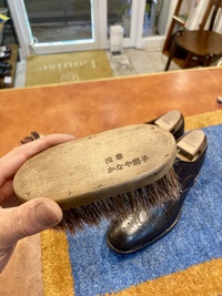 ブラッシングは靴メンテナンスの基本です