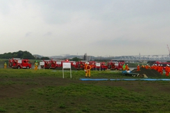 東京消防庁第八方面本部・調布市合同総合水防訓練