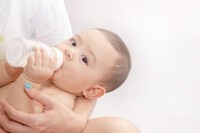 正しい粉ミルクの作り方：栄養素を失うことなく、赤ちゃんがより健康に!