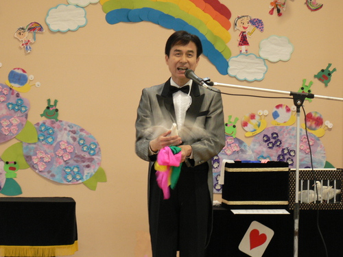 幼稚園向けイベントにお値打ちマジシャン紹介ミッキー横田