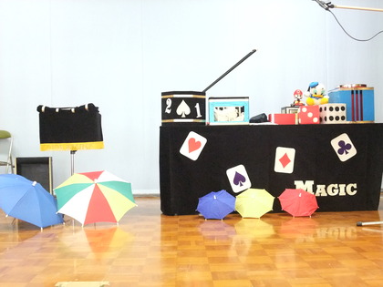 幼稚園のお楽しみ会でマジックショー